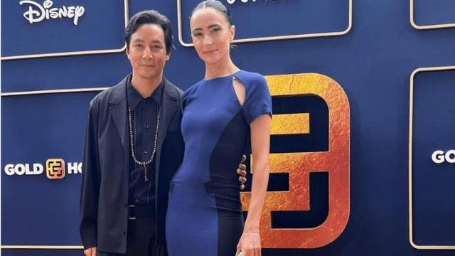 浪姐3|吴彦祖与妻子罕见秀恩爱，发际线上移明显，脸部爬满皱纹