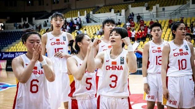 中国女篮|中国女篮又迎内线高塔！13岁1米95，女鲨鱼亲妹妹，许利民盛赞不已