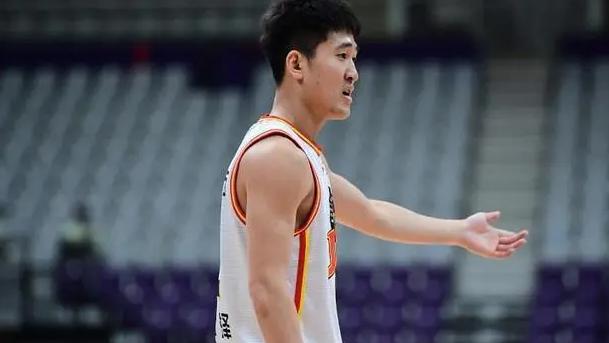 吉林男篮|CBA三消息：吉林斩首钢开门红，琼斯一个打三个，姜伟泽未来可期