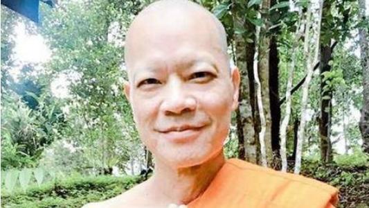 洪朝丰|“癫王”洪朝丰：被刘銮雄前妻抛弃后日渐疯癫，身患癌症四度出家