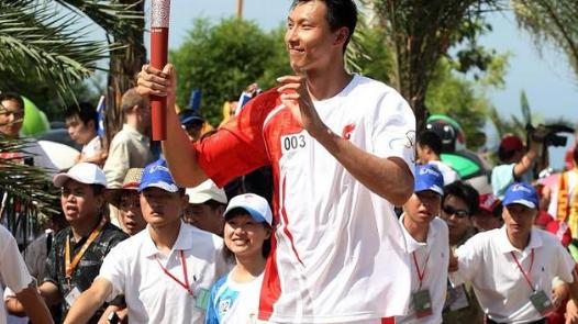 中国篮球|易建联发文大赞08和22年两届奥运开幕式，但中国篮球却回不到过去