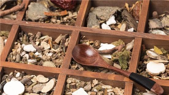 牙齿|若不想受牙周炎困扰，那就必须要试试中药刷牙，改善牙龈出血肿痛、牙齿敏感畏冷热！