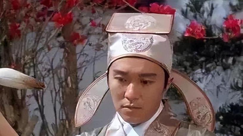 向华胜|向华胜：曾独宠张敏9年，59岁娶小22岁娇妻，64岁去世一生无子