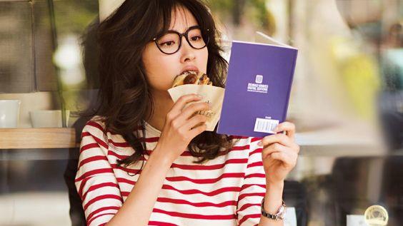 穿衣搭配|为什么职场女性我劝你穿“烟管裤”？看了这些搭配就明白，太气质