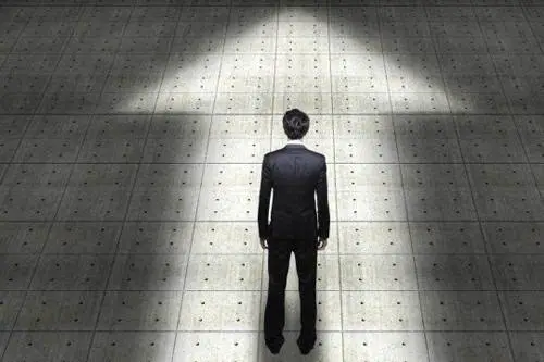 招聘|为什么公司宁愿费时费力招聘新人，也不愿给老员工涨工资？