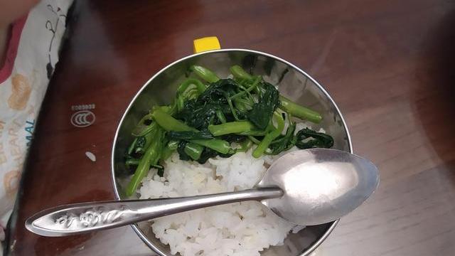 粉条|重庆祖孙三代的晚餐，在朋友圈大火，简单不浪费，网友：太寒酸