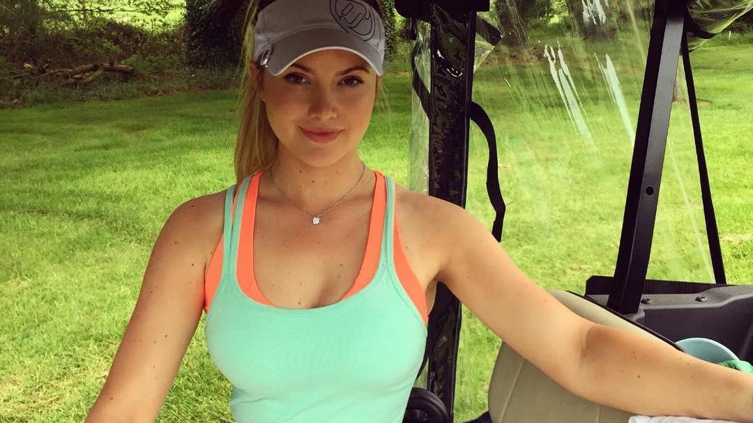 西蒙斯|英国高尔夫美女球手Lucy Robson