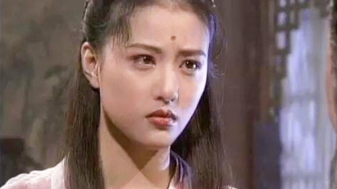 周海媚|最近，一张照片红遍全网，人们直呼这才是真正的冻龄女神！这位女神就是周海媚