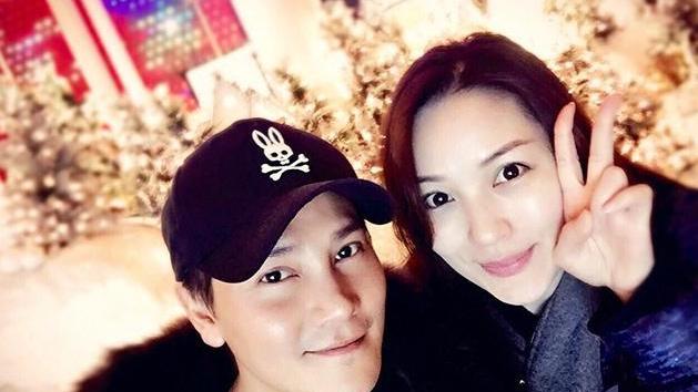 参观丁子峻住的豪宅，室内装修很浪漫，对老婆太宠爱了