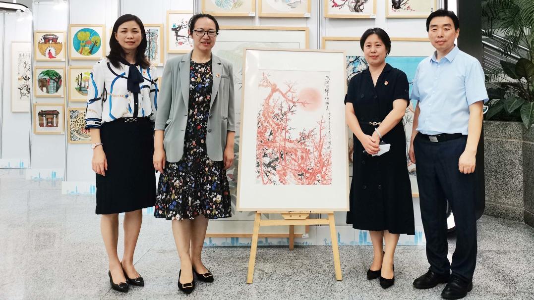 “手牵手 向前走-深港儿童创意作品展在南山区政府开展