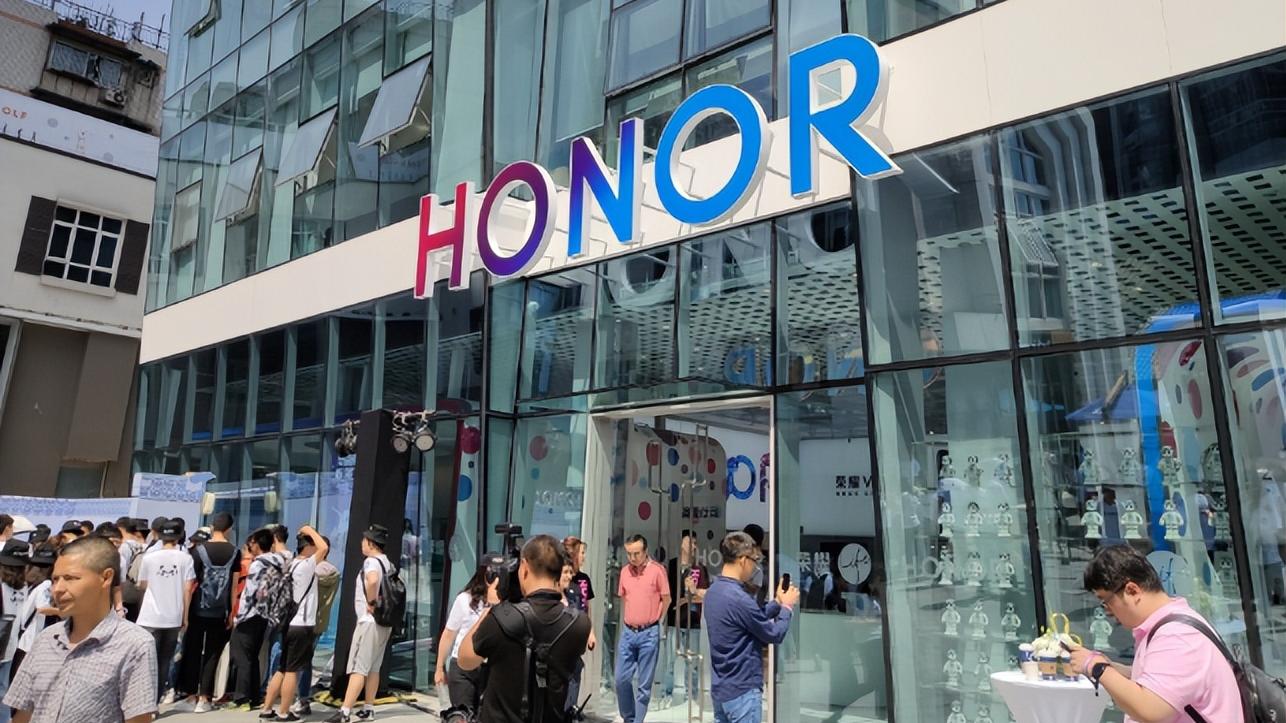 荣耀|荣耀新机量产，7.2英寸大屏+天玑9000+100W，这波操作稳了