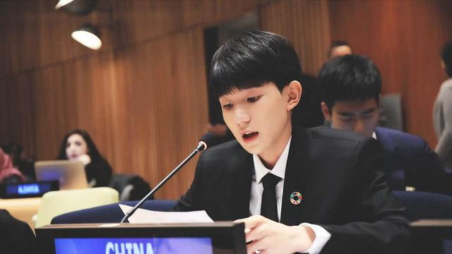 易烊千玺|易烊千玺的情况有多糟糕？处理不好这件事，他可能会步王源的后尘