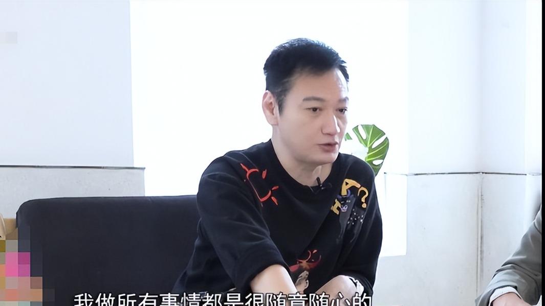 陶大宇|“师奶杀手”陶大宇出游超兴奋！原地蹦跳露出赘肉，脸上皱纹明显