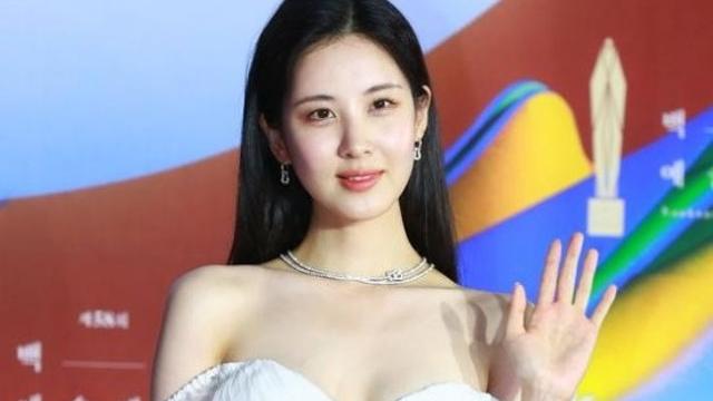 金晨|少女时代徐玄，《百想》罕晒好身材，网民大赞眼前一亮