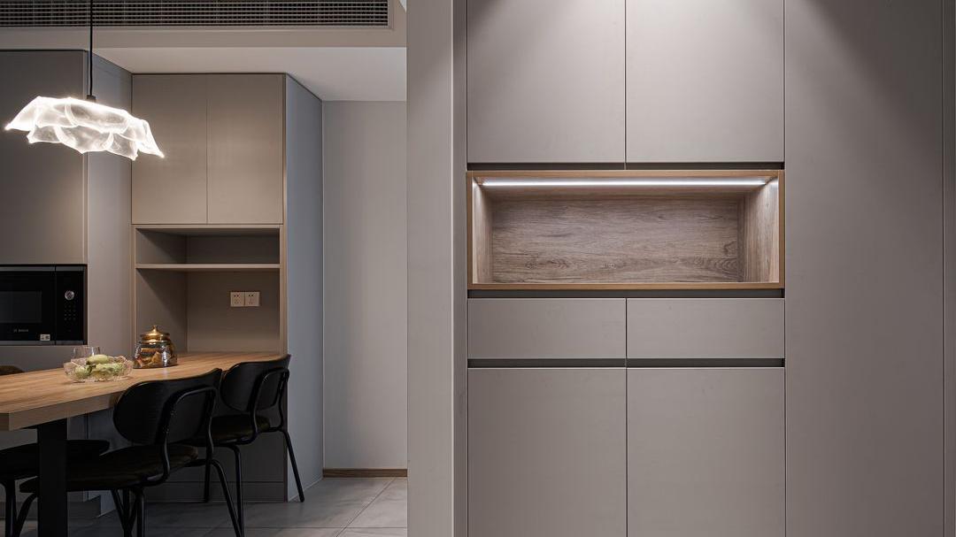 好喜欢她家，除了有令人羡慕的多功能休闲阳台，室内也很实用大方