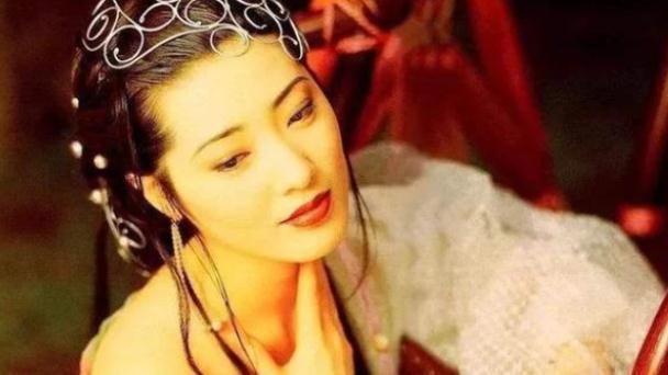 杨思敏|她凭“潘金莲”这一角色走红，28岁住千万豪宅，现状怎样？