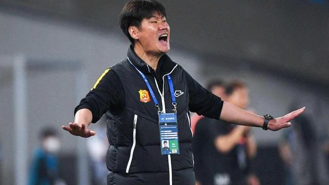 李霄鹏|54岁里皮提议足协让1人上位取代李霄鹏，球迷们等到了