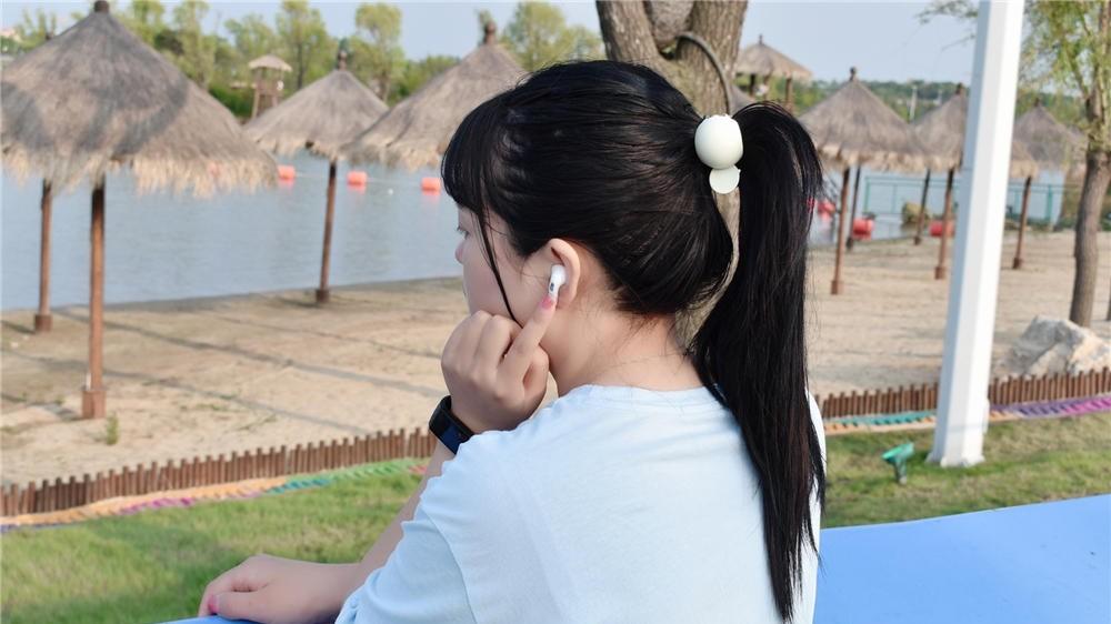 耳机|颜值不输苹果，价格吊打AirPods，QCY AilyPods上手体验