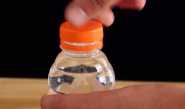 马桶有异味？只需1个塑料瓶，马桶50年不脏不臭，水费还少一半！