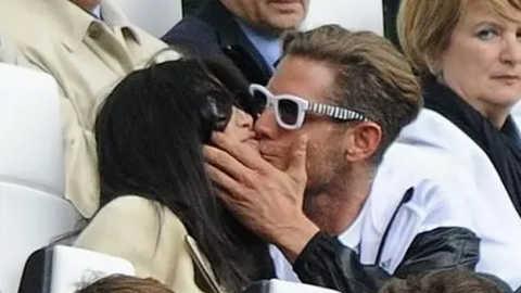 朱珠|朱珠和老公女儿拍照，素颜出镜太能打，不愧连续8年入围全球百大最美面孔