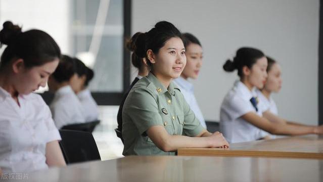 招聘|女生适合考军队文职吗？能报考的岗位多吗？