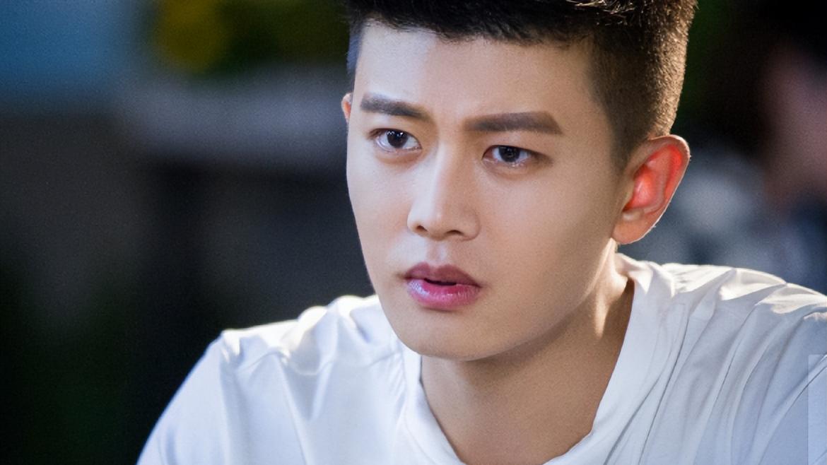 袜子|蓝焰突击：李溪成熟悉孟凡袜子的味道，隔着屏幕都能感同身受！