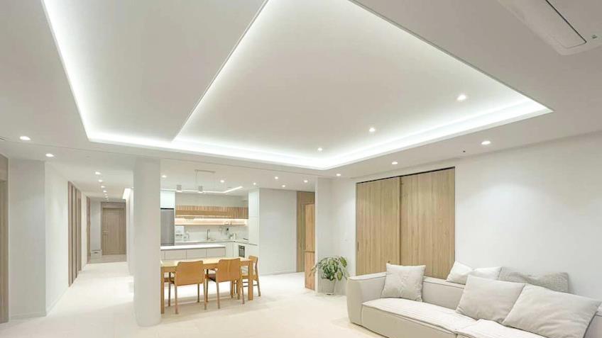 166㎡装修没有随大流，仅用白墙+原木，轻松打造一个大方耐看的家