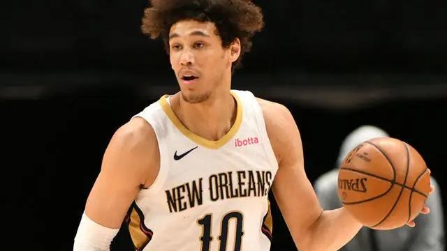 海耶斯|没实力！还被评为史级中锋，他在NBA摸爬打滚11年