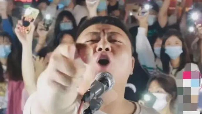 正道的光|唐山唱《正道的光》乐队出来道歉：不是故意的！网友：还嘴硬？