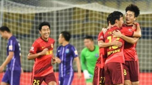 国足|国足一夜三消息！史上最严限薪令来袭，国足成新冠密接，李磊爆发