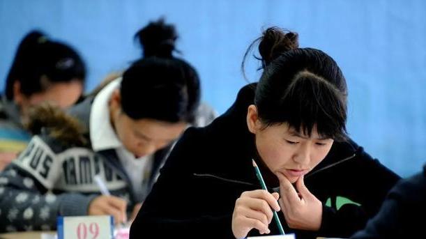 教师|20分考生进“教师招聘”复审，只为解决性别失衡？教育局作出回应