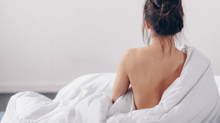 睡眠质量|男女“裸睡”有多舒服？试过的人可收获4个好处，别不好意思