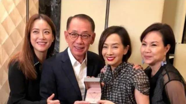 郭德纲|“娱乐大亨”杨受成，74岁出自传书，自爆一生情史令人咋舌！