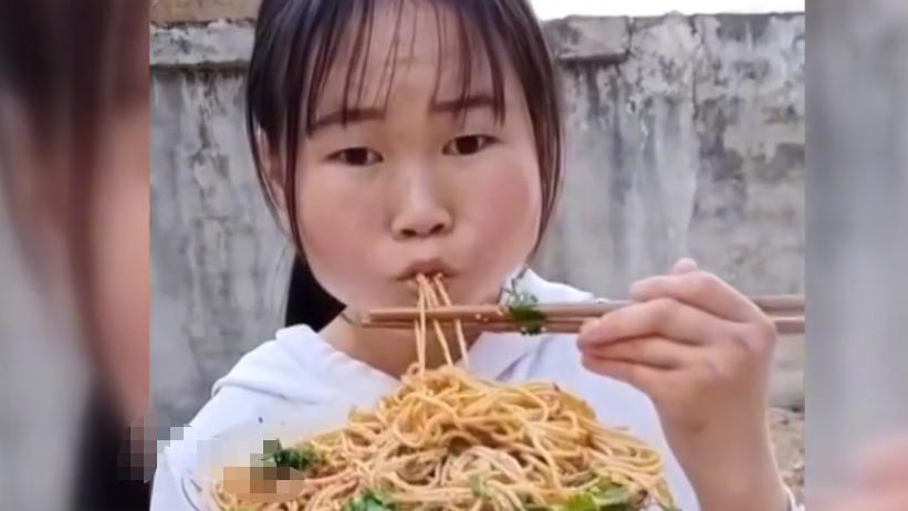 要钱不要命|要钱不要命的网红，胖猴仔满脸黑斑喘粗气，泡泡龙悲剧再上演？