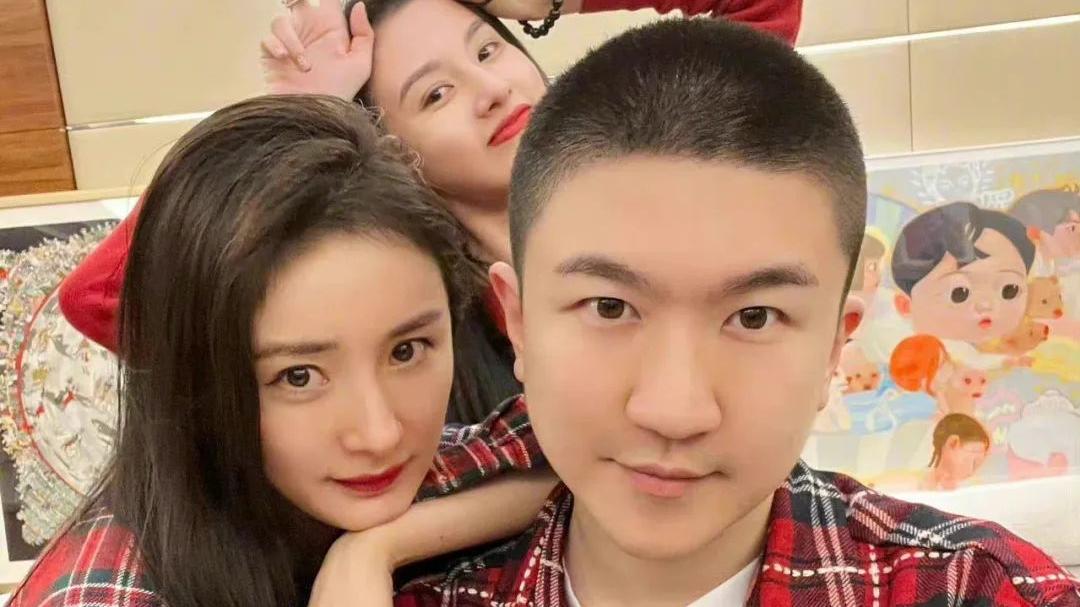 张碧晨|八卦爆料：张碧晨左耳失聪的瓜？大S具俊晔的瓜？杨幂提携张大大