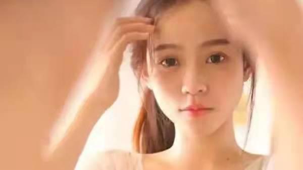 底妆 底妆斑驳卡粉怎么办？戳我看看！！