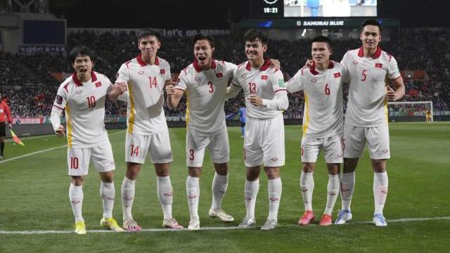 日本队|1-1！12强赛爆大冷！越南客场终结日本6连胜，国足提前锁定B组第5