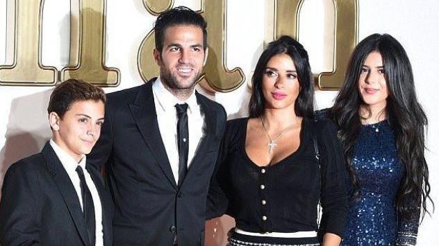 玛利亚|小法继女23岁了，帮小法带小孩，身材傲人比妈妈还漂亮