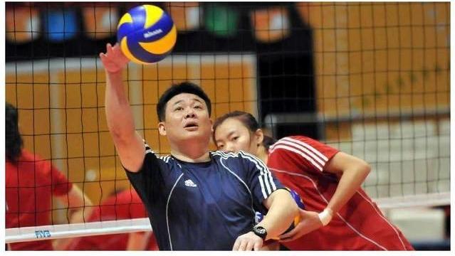 龚翔宇|远古战术再现！中国女排或用“二副主”站位，龚翔宇假主攻真接应