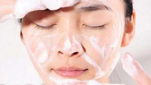 洗面奶 补水美白洗面奶排行榜10强 大盘点来了