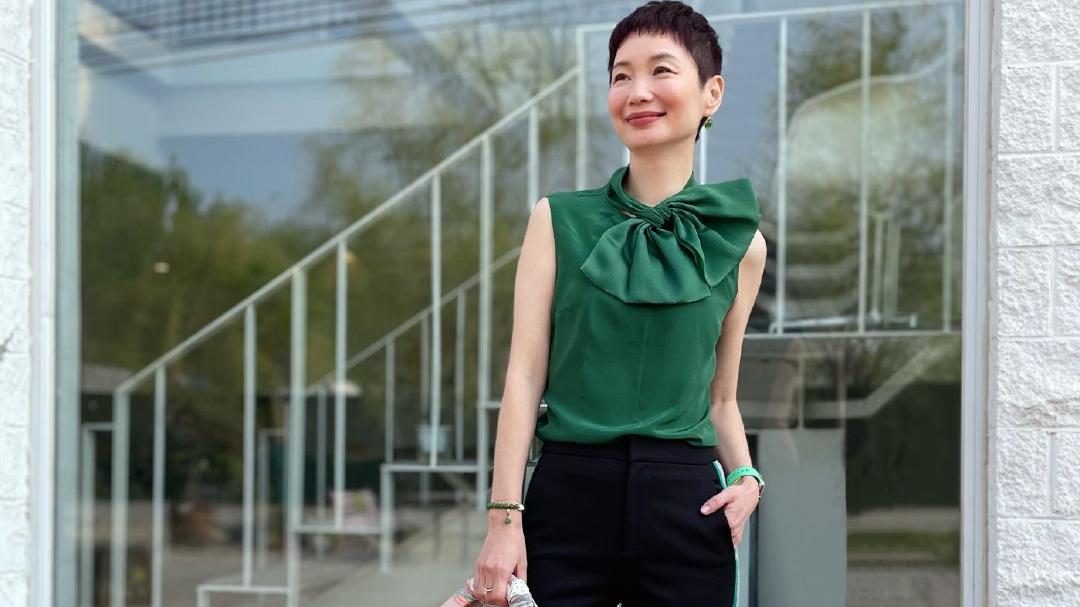 穿衣搭配 她被称为最优雅主编，年过50一头短发，打扮得体大方又舒服