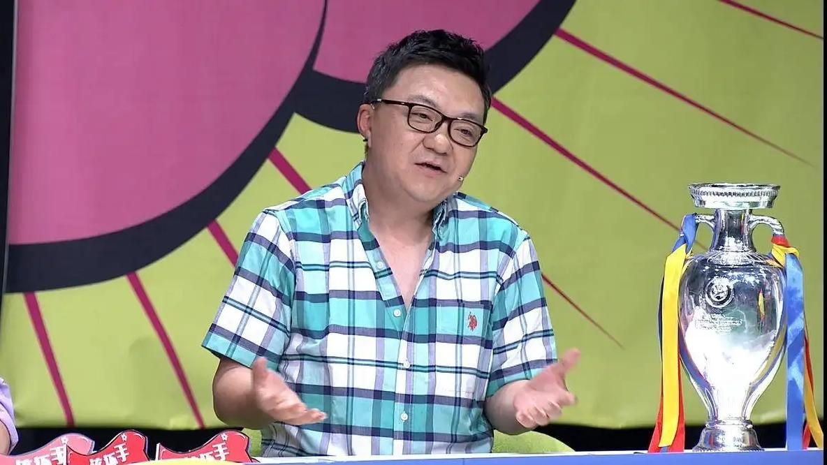 董路|正面刚！董路嘲笑冯巩：利用男足蹭流量，中国女足也吃海参！