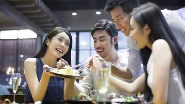 鸡蛋豆腐|“三只松鼠”关闭300多家店铺，休闲零食行业还有机会吗？