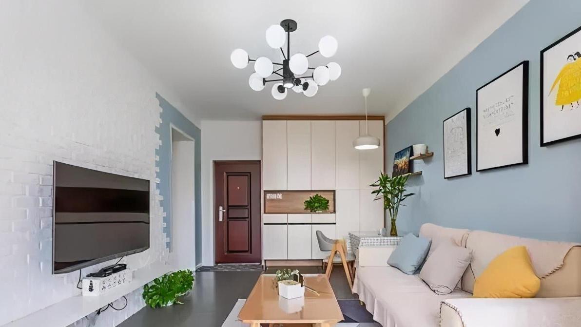 68㎡北欧小两居，客厅颜值超高，卫生间装蹲便太实用了