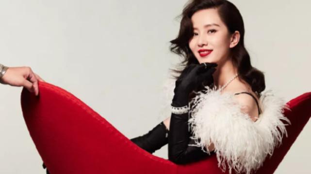 刘诗诗|天鹅裙搭配黑色丝袜，刘诗诗大秀舞女风姿，网友：真艳！