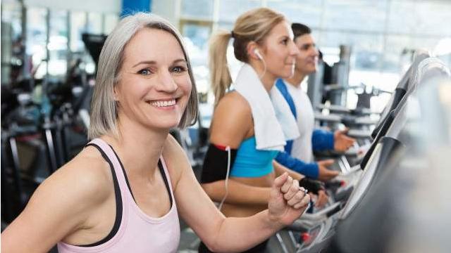 衰老|女人不显老的几大好习惯，若你学得会，40岁也能显年轻