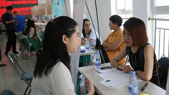 双鱼座|企业为招聘大学生“不择手段”？从丫鬟到皇太后，岗位奇葩又好笑