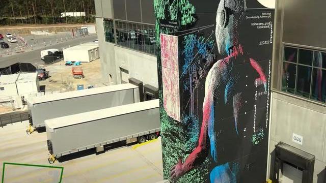 特斯拉|特斯拉柏林工厂是技术的温床，连墙上的涂鸦都是机器人画的