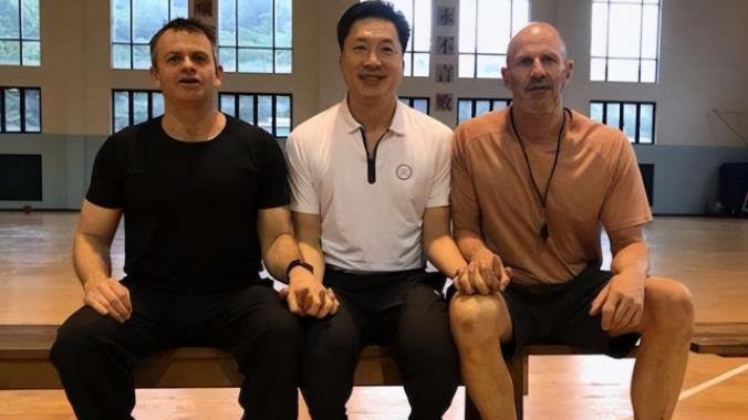 上海男篮|李春江或与前外籍助教再联手，上海又弃用一人，宏远两将放弃顶薪