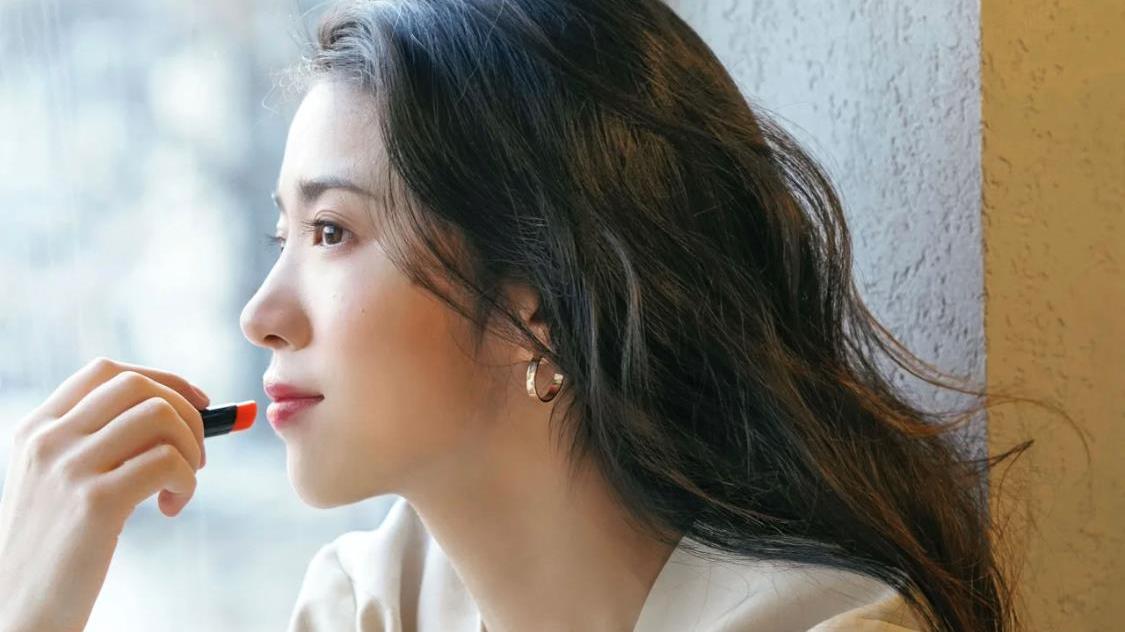 土豆 这4支国货才是黄皮离不开的口红，自然又高级, 素颜、化妆涂都好看